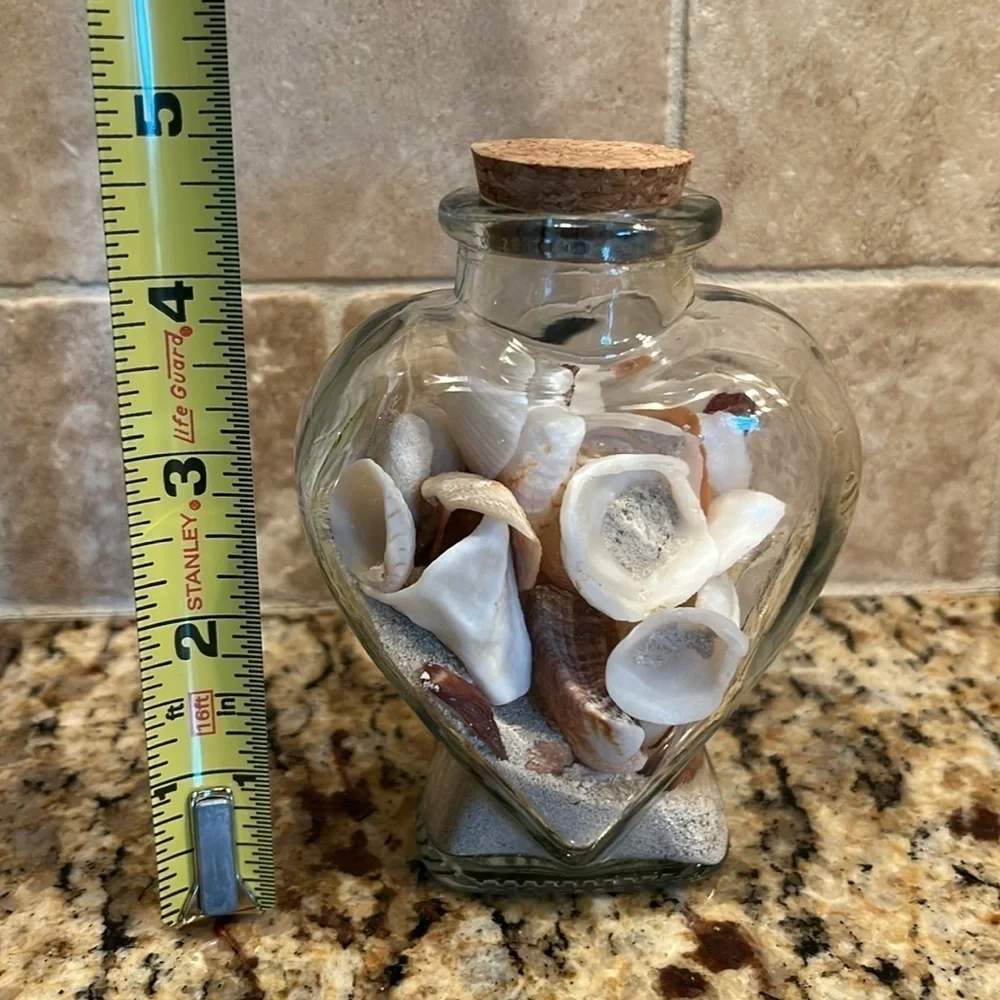 🐚 Decorative Sea Shells and Sand Art in Adorable Glass Heart with Cork Lid - Picture 9 of 10